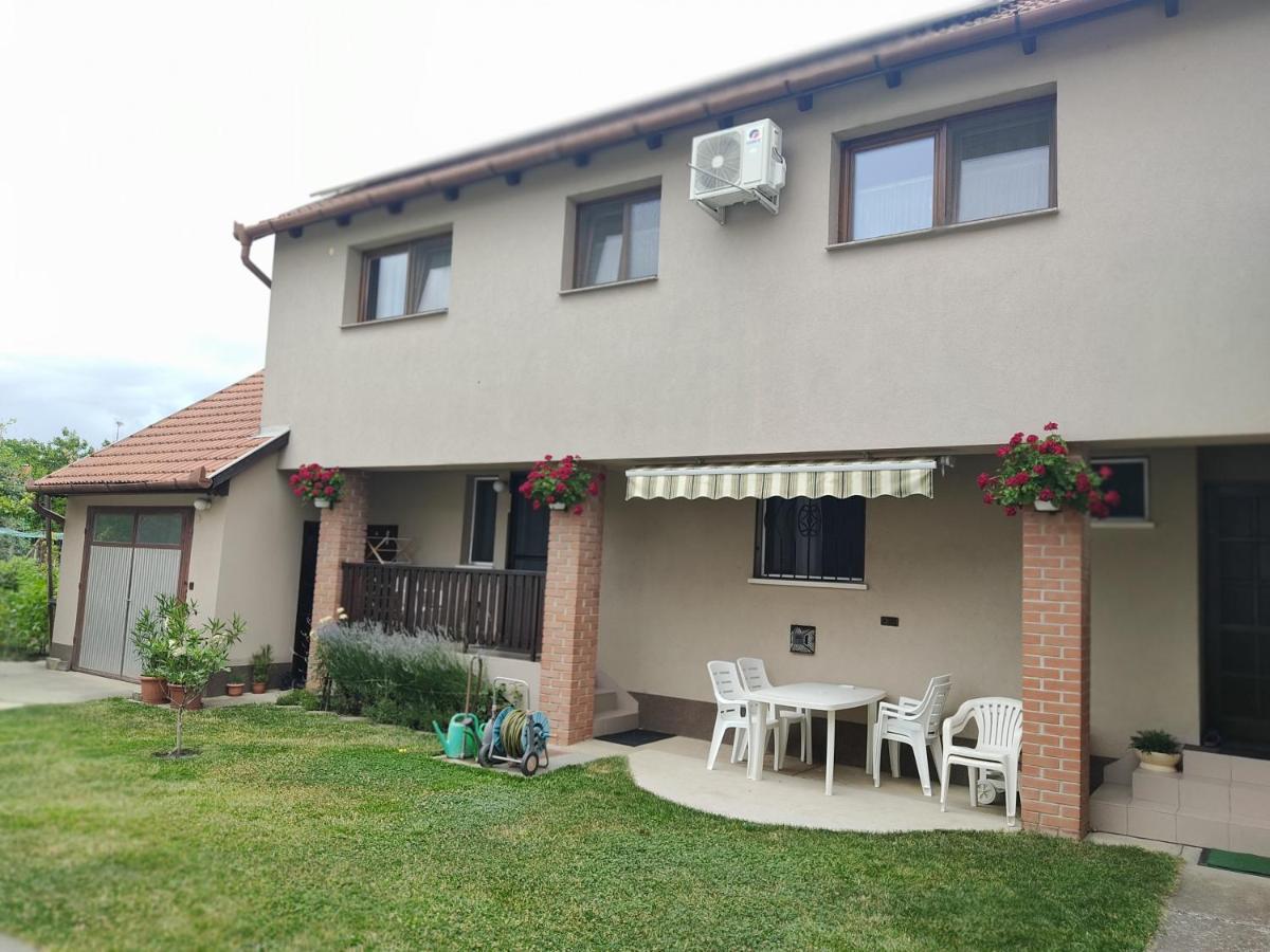 Arnika Vendeghaz Apartment Hajduszoboszlo Exterior photo